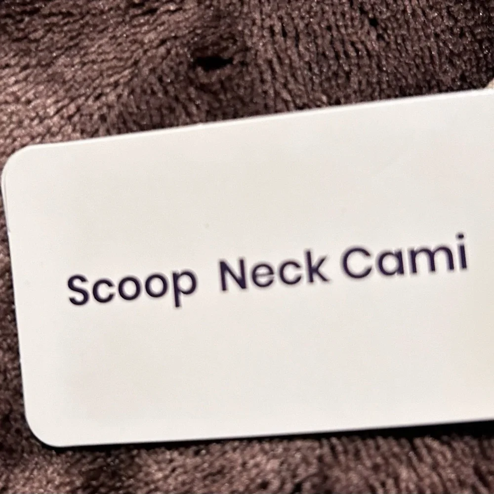 Empetua Scoop Neck Cami - Picture 6 of 8